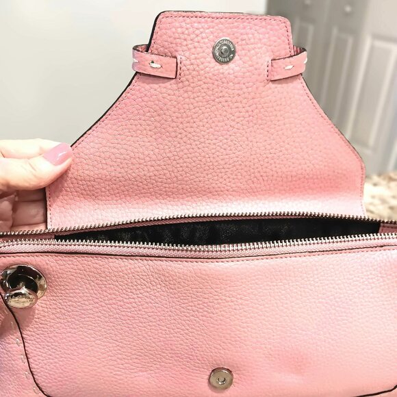 LIKE NEW 💥 BEAUTIFUL BCBGMAXAZRIA DUSTY PINK WRISTLET CLUTCH BAG - Picture 7 of 9